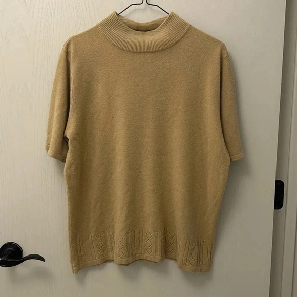 Sag Harbor Sweaters - Tan Turtleneck Short Sleeve Sweater w Knit Pattern Sag Harbor Size L